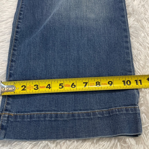 a.n.a Classic Blue HIGH RISE WIDE LEG CROP WOMENS DENIM BUTTON FLY SIZE 6 JEANS - Picture 3 of 8